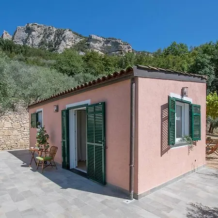 Casetta Di Monte Cucco * 오르코 펠리노
